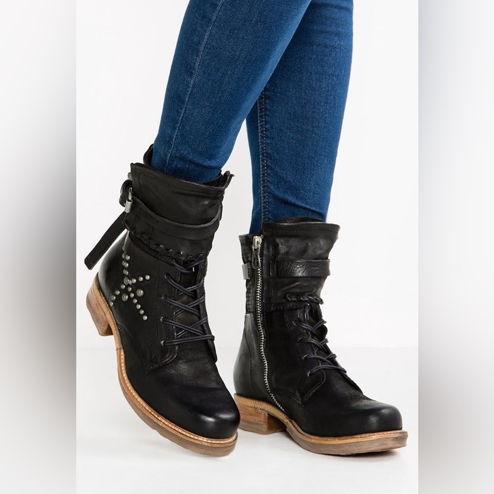 Size 39 A.S.98 black Moto boots. 
Pre owned